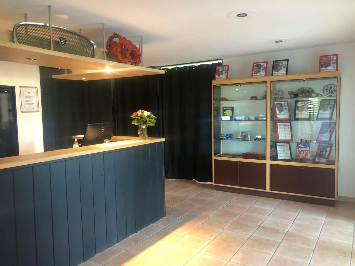 Enzo Hotels Chartres Mainvilliers By Kyriad Direct Екстериор снимка